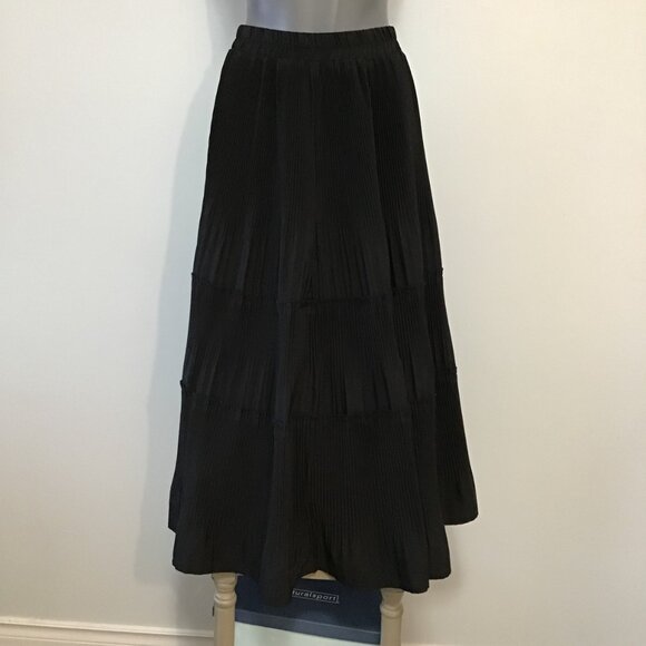 DAZY High Waist Plisse Ruffle Hem Skirt Size M - Picture 4 of 9
